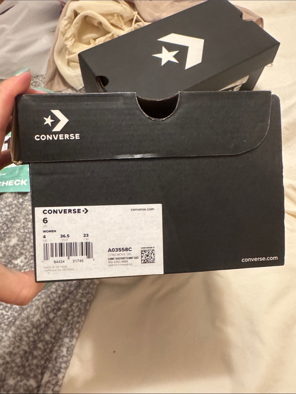Converse Black and White Womens Sneakers Box Included - Picture 2 of 5